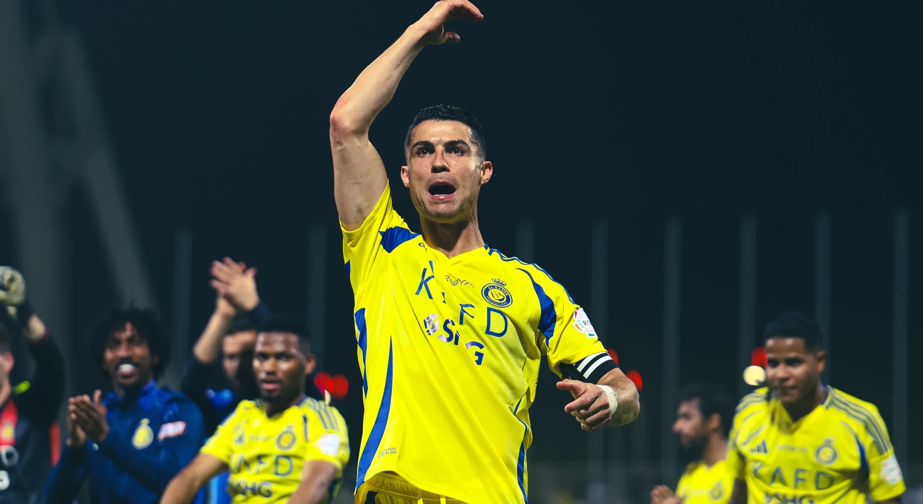 Ronaldo “Càn Quét” Danh Hiệu Tại Saudi Pro League Ở Tuổi 40 2 Ronaldo nhận danh hiệu Vua phá lưới SPL 2024/25